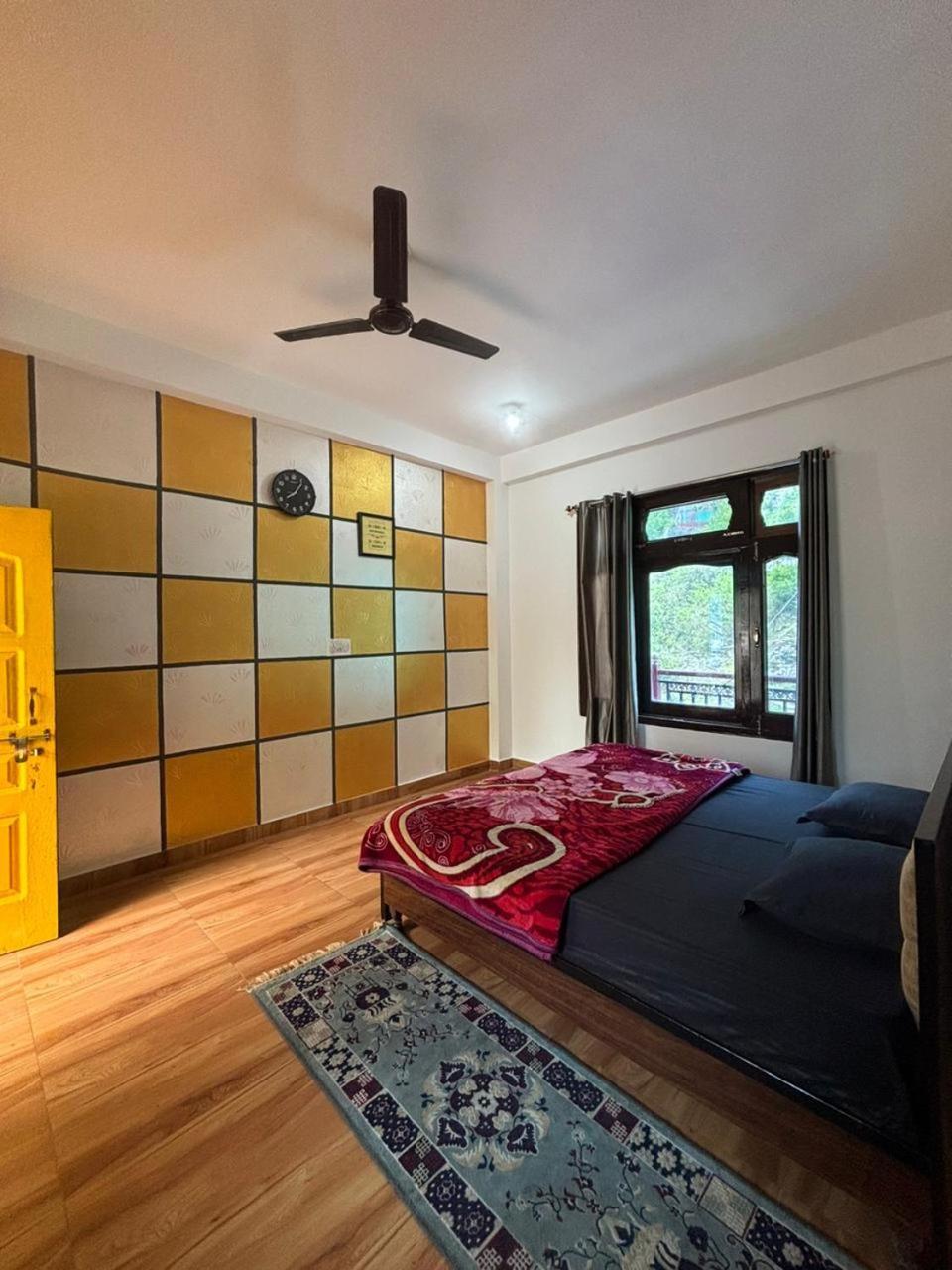 Pahadirovers Homestay & Cafe Kasol Zewnętrze zdjęcie