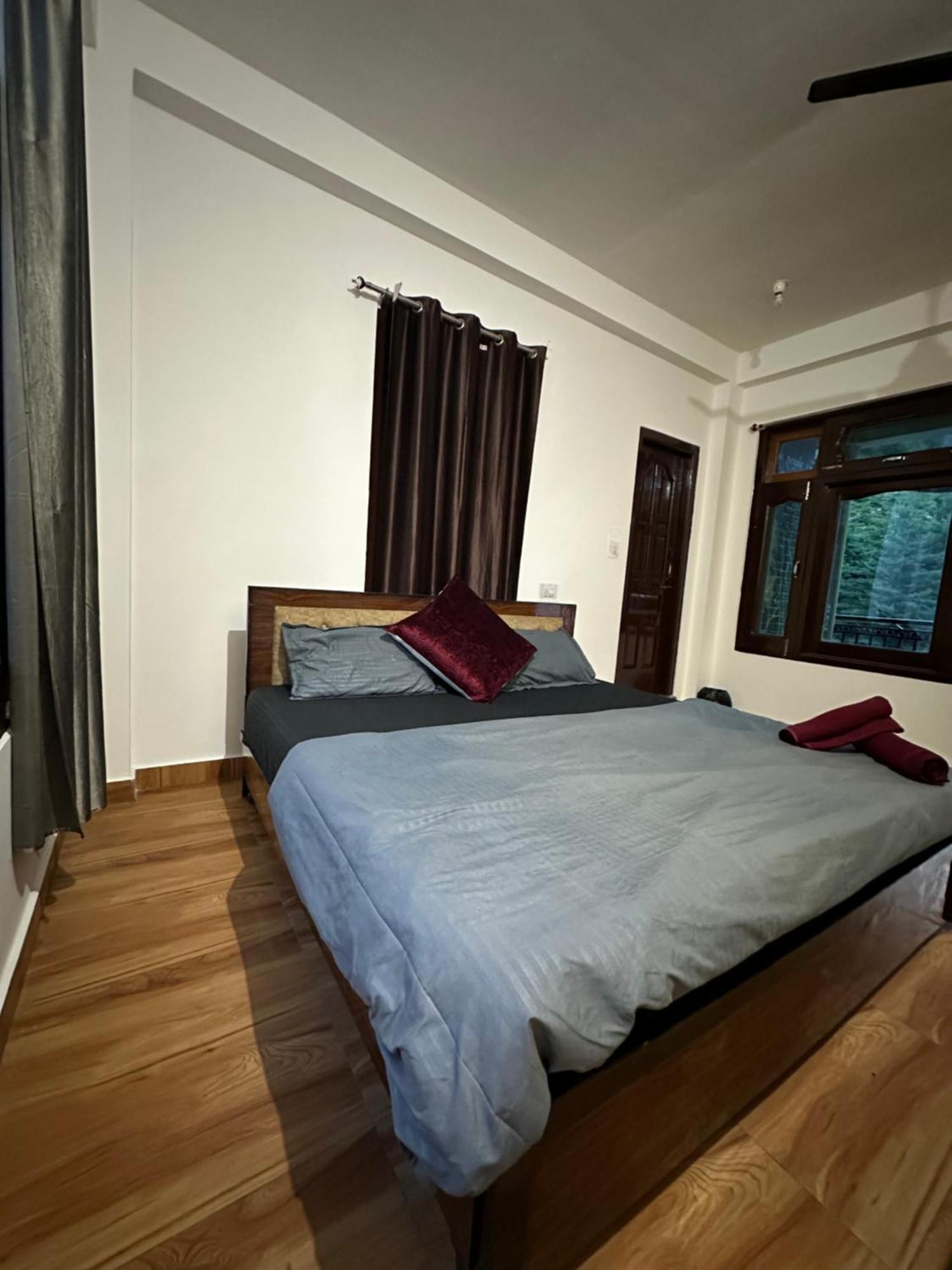 Pahadirovers Homestay & Cafe Kasol Zewnętrze zdjęcie